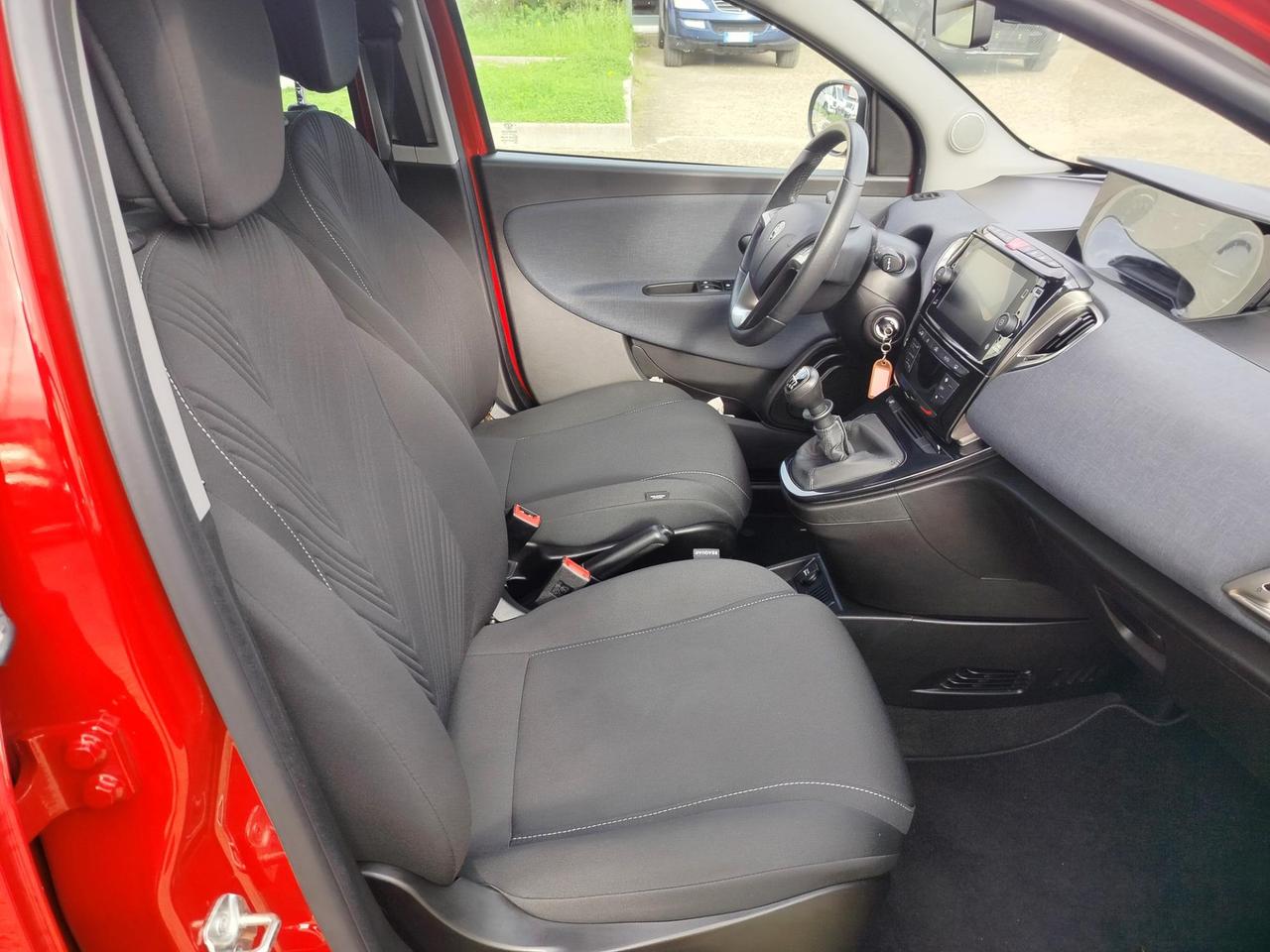 Lancia Ypsilon 1.0 firefly hybrid Gold s&s 70cv 5p.ti