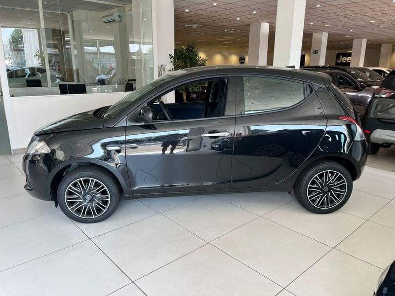 Lancia Ypsilon 1.0 FireFly 5 porte S&S Hybrid Oro