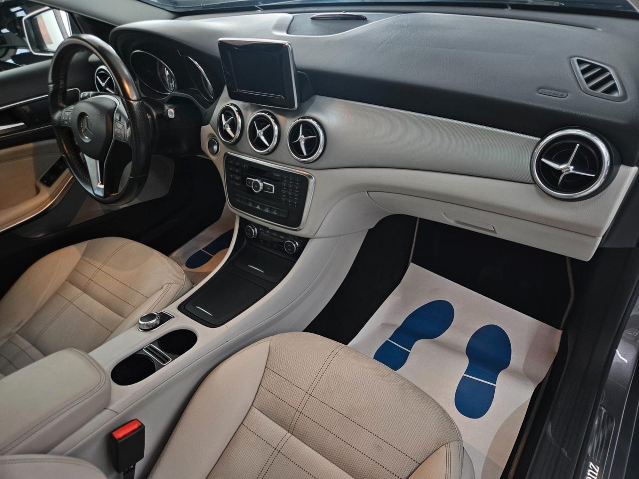 Mercedes-Benz GLA 200 d (cdi) Premium auto - IVA ESPOSTA