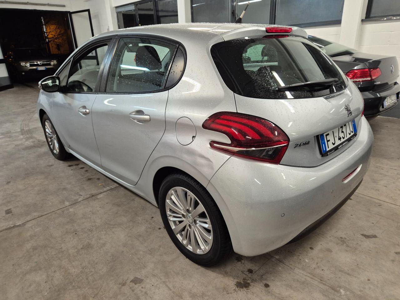 Peugeot 208 PureTech 82 5p. GPL Allure