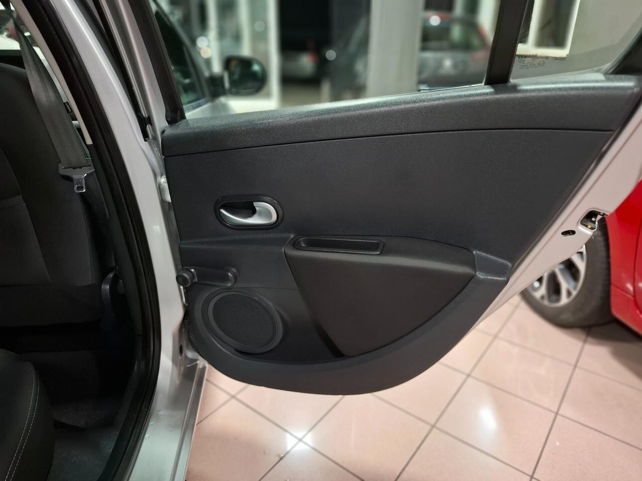 Renault Clio 1.2 benzina"20 TH" Neopatentato
