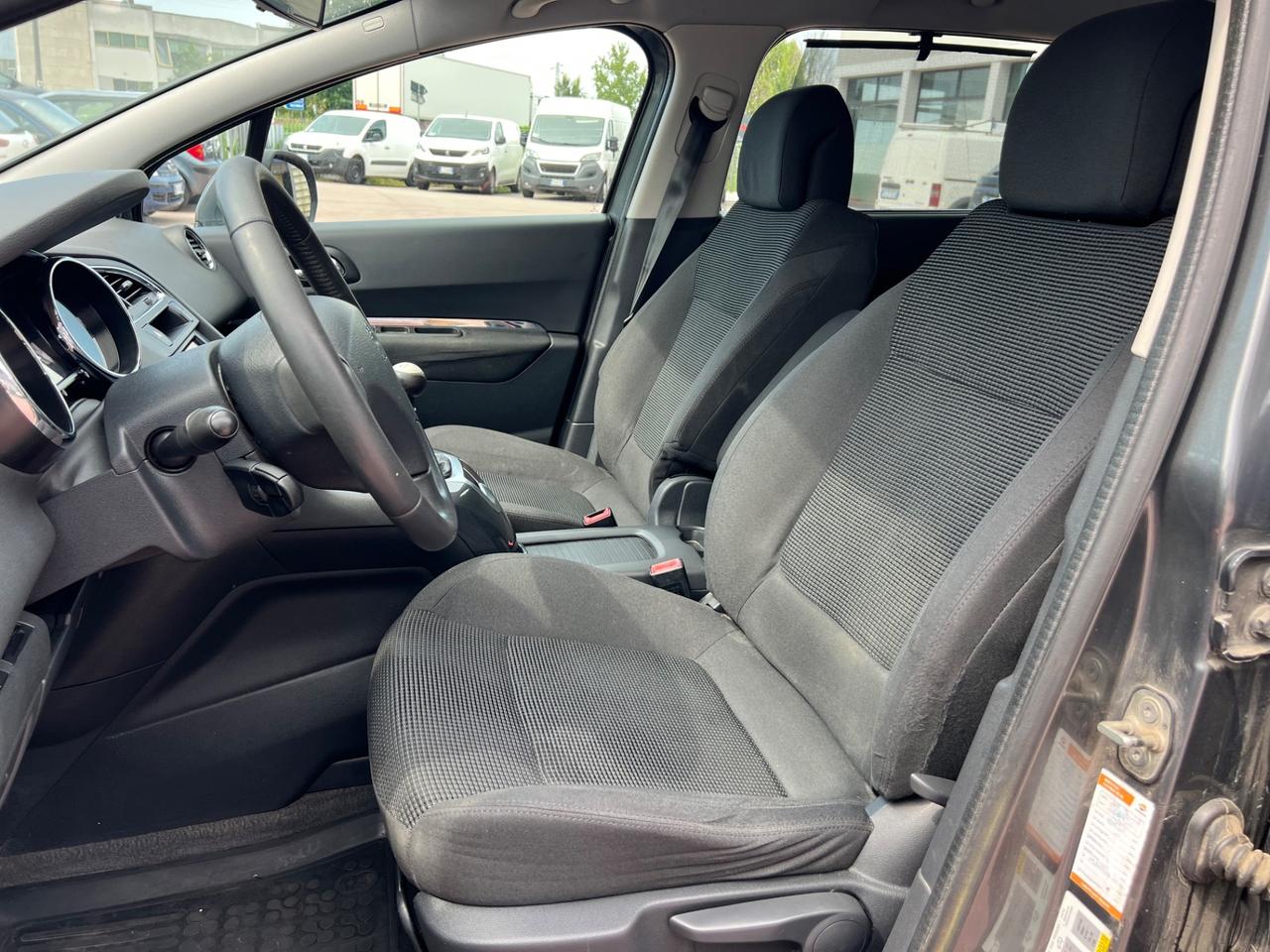 Peugeot 5008 1.6 HDi 112CV Active