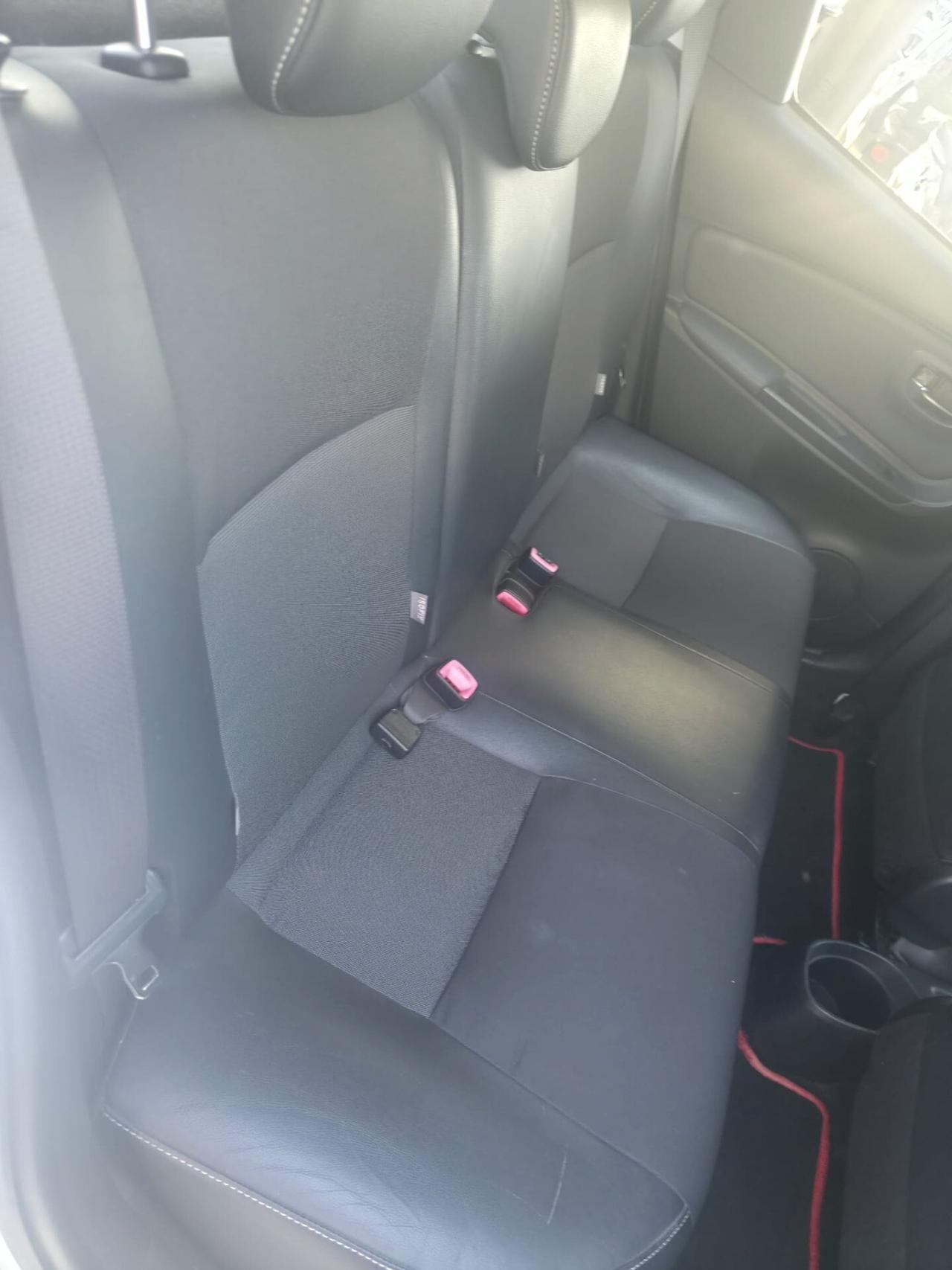 Toyota Yaris 1.0 5 porte Lounge