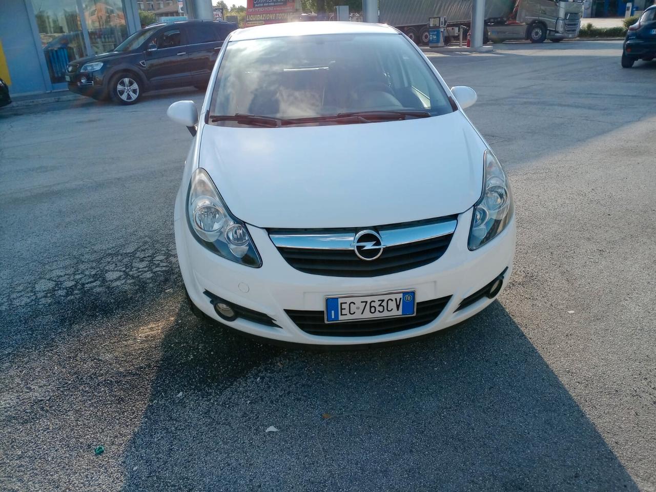 Opel Corsa 1.2 5 porte anno 2010
