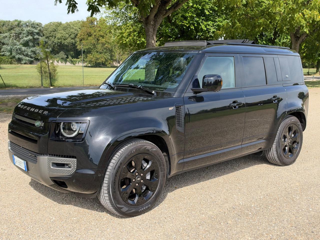 Land Rover Defender 110 3.0 l6 400 CV 7 POSTI !!!!!!