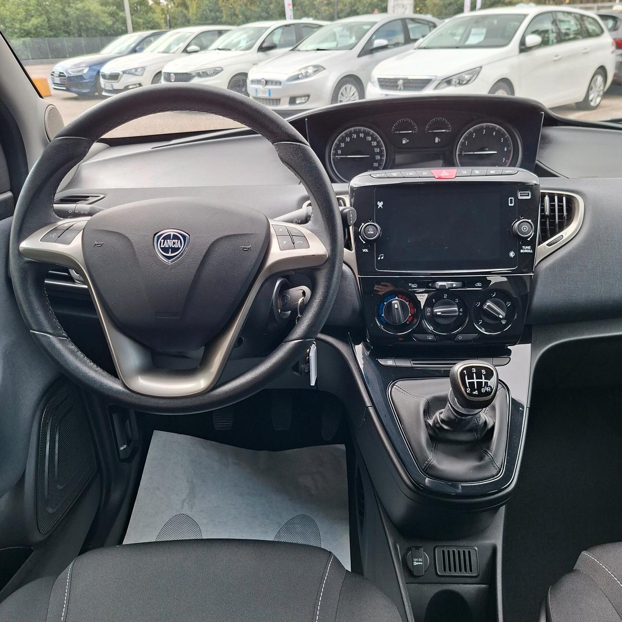 Lancia Ypsilon 1.0 Bz 70 Cv Hybrid Gold