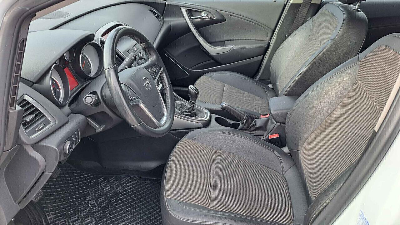 Opel Astra 1.7 CDTI 125CV Cosmo Berlina