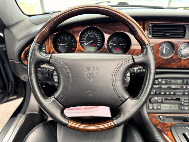 JAGUAR XK8 4.0i V8 Convertibile