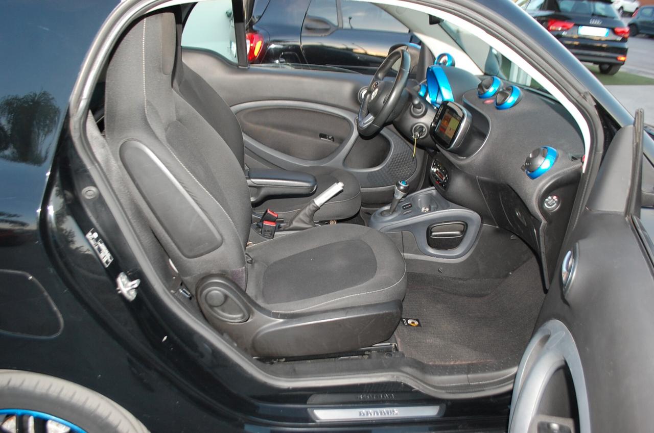 smart forTwo EQ Brabus Style my19 Uff Italy Lega Tetto Led