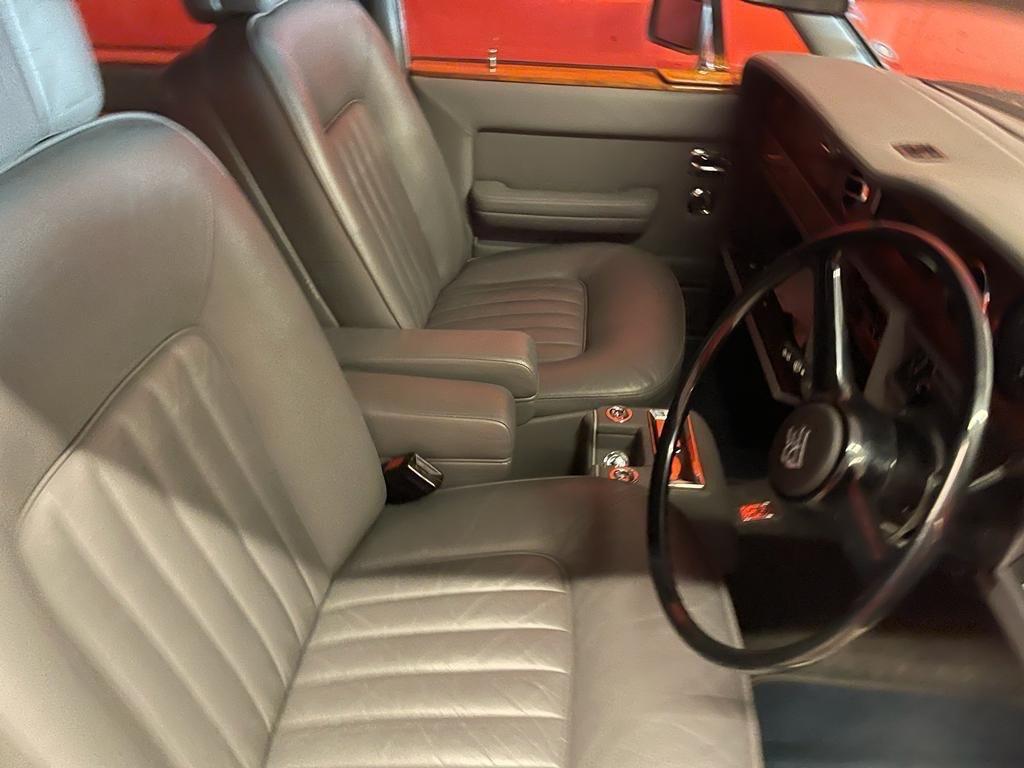 Rolls Royce Silver Spirit silver