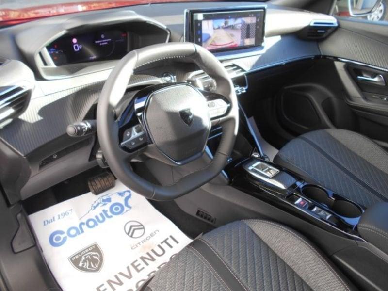 Peugeot 2008 136/145 Hybrid Allure CBC Navigat
