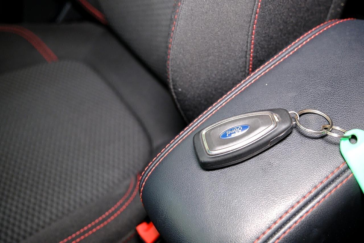 Ford Puma ST LINE HYBRID 125cv COCKPIT