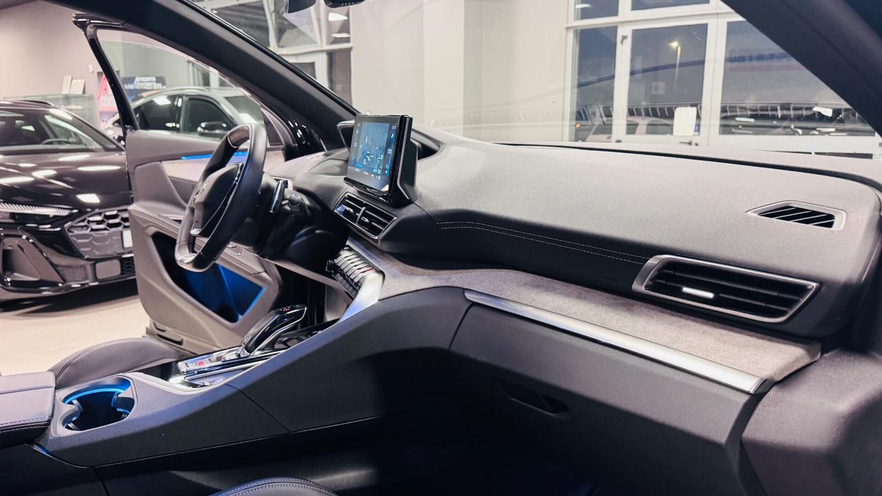 PEUGEOT 3008 MY2022 GTLINE TETTO APRIBILE 1.5 HDI130CV AT8