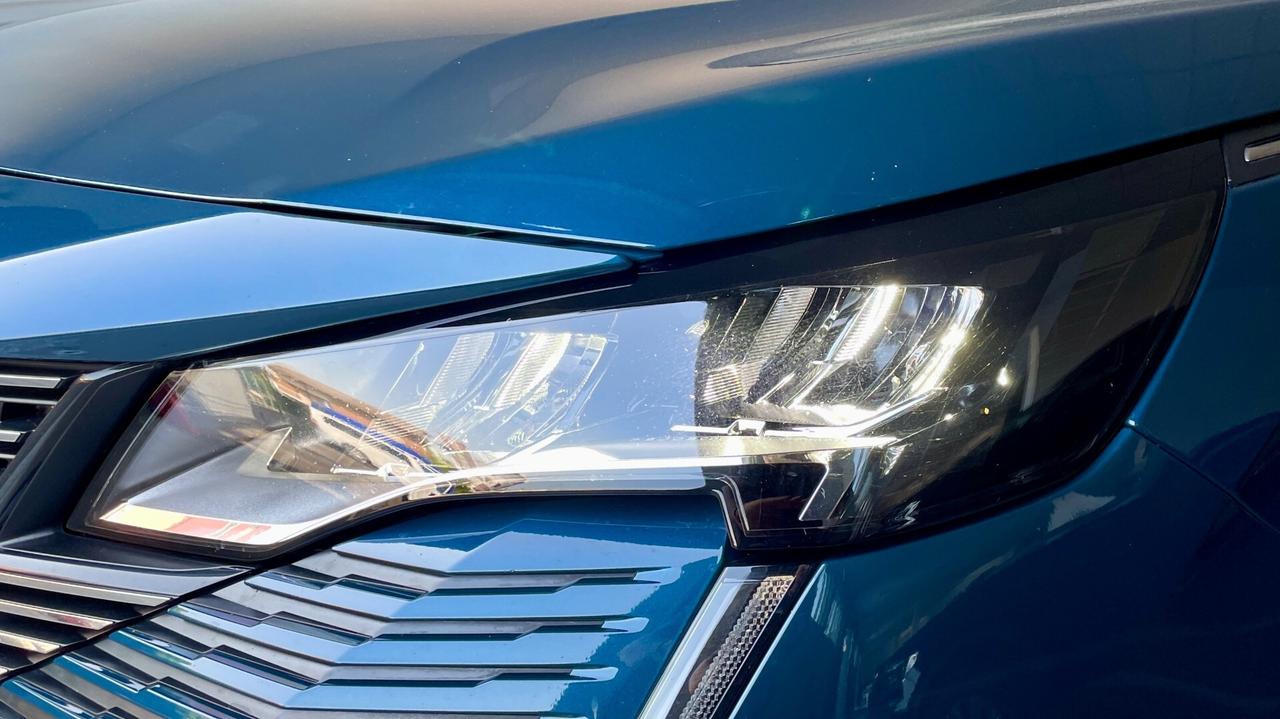 PEUGEOT 3008 1.5 BLUEHDI ALLURE 131CV - FULL LED, VIRTUAL COCKPIT, NEOPATENTATI
