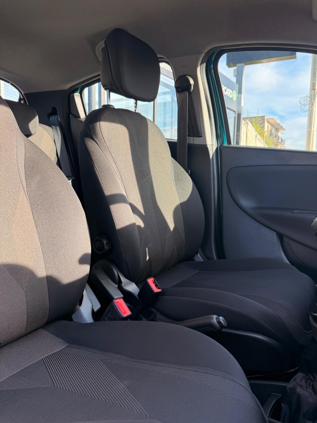 Lancia Ypsilon 1.2 69 CV 5 porte GPL Ecochic Platinum