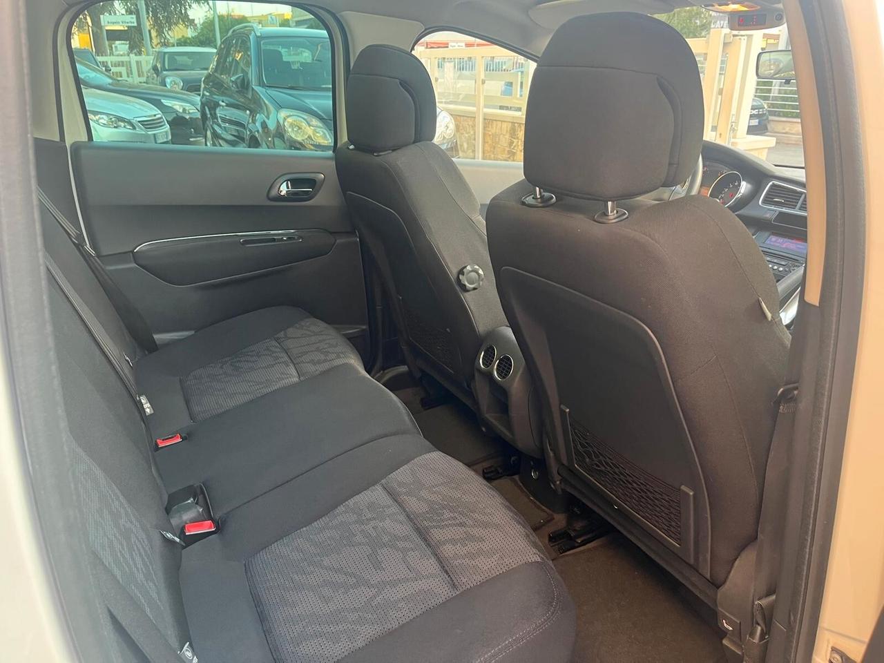 Peugeot 3008 1.6 HDi 112CV Tecno