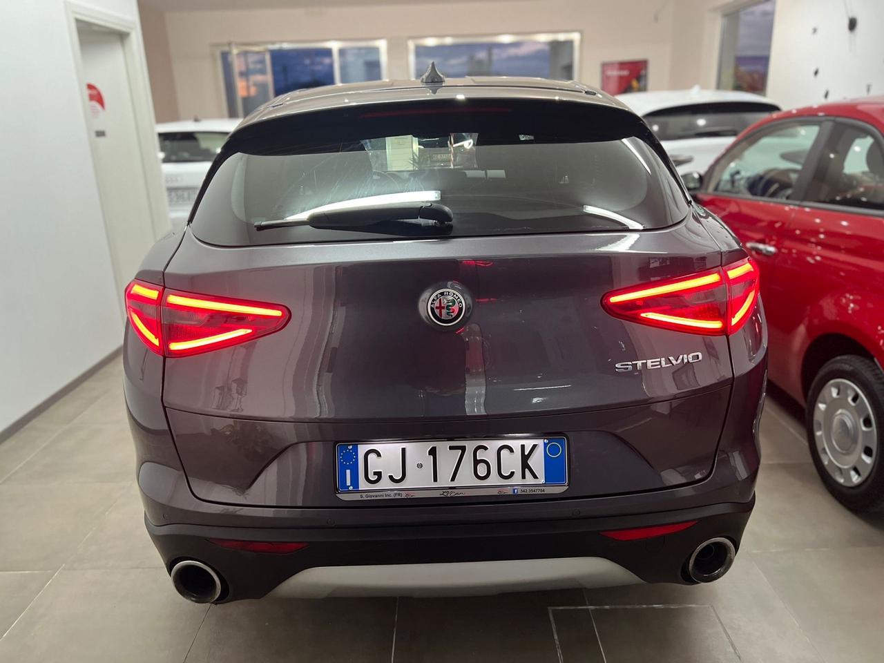 Alfa Romeo Stelvio 2.2 Turbodiesel 160 CV AT8 RWD Super