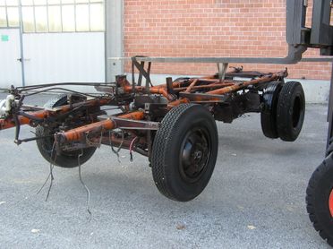 Autotelaio AUTOBIANCHI VISCONTEO con cambio e ponte posteriore.
