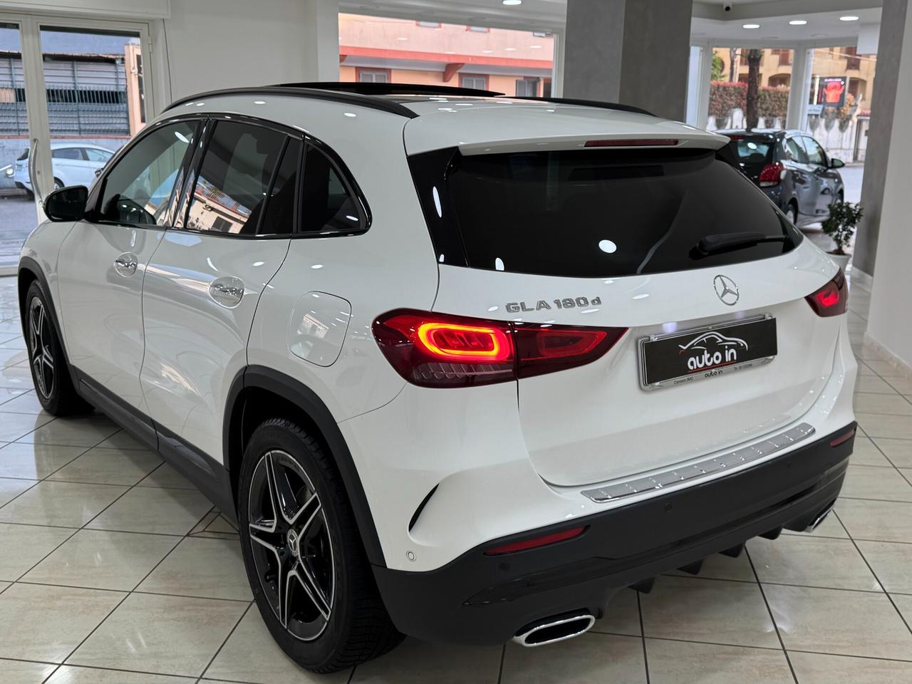Mercedes GLA180d Automatic Premium AMG Tetto