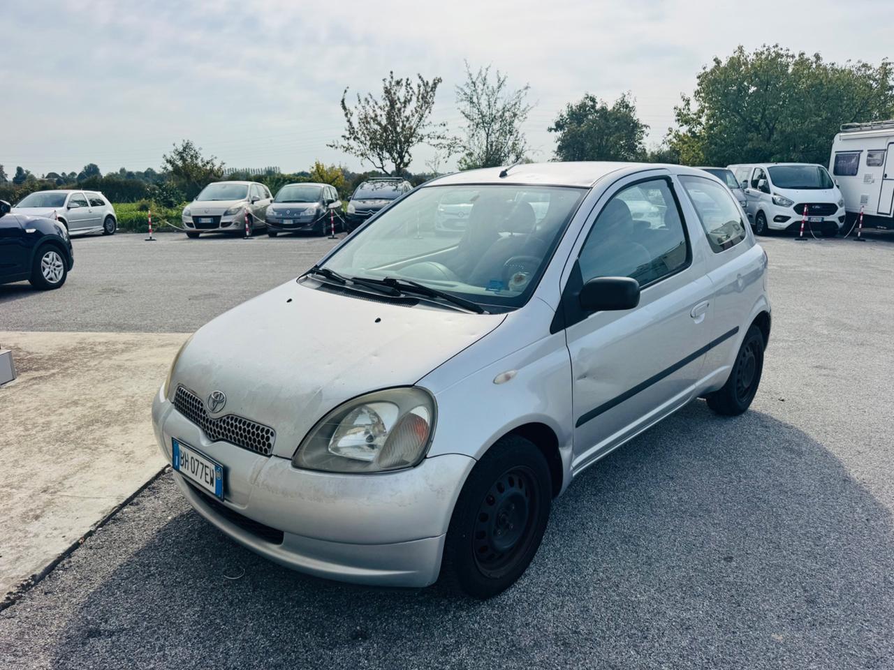 Toyota Yaris 1.0 benzina anno 2001 neo patentati