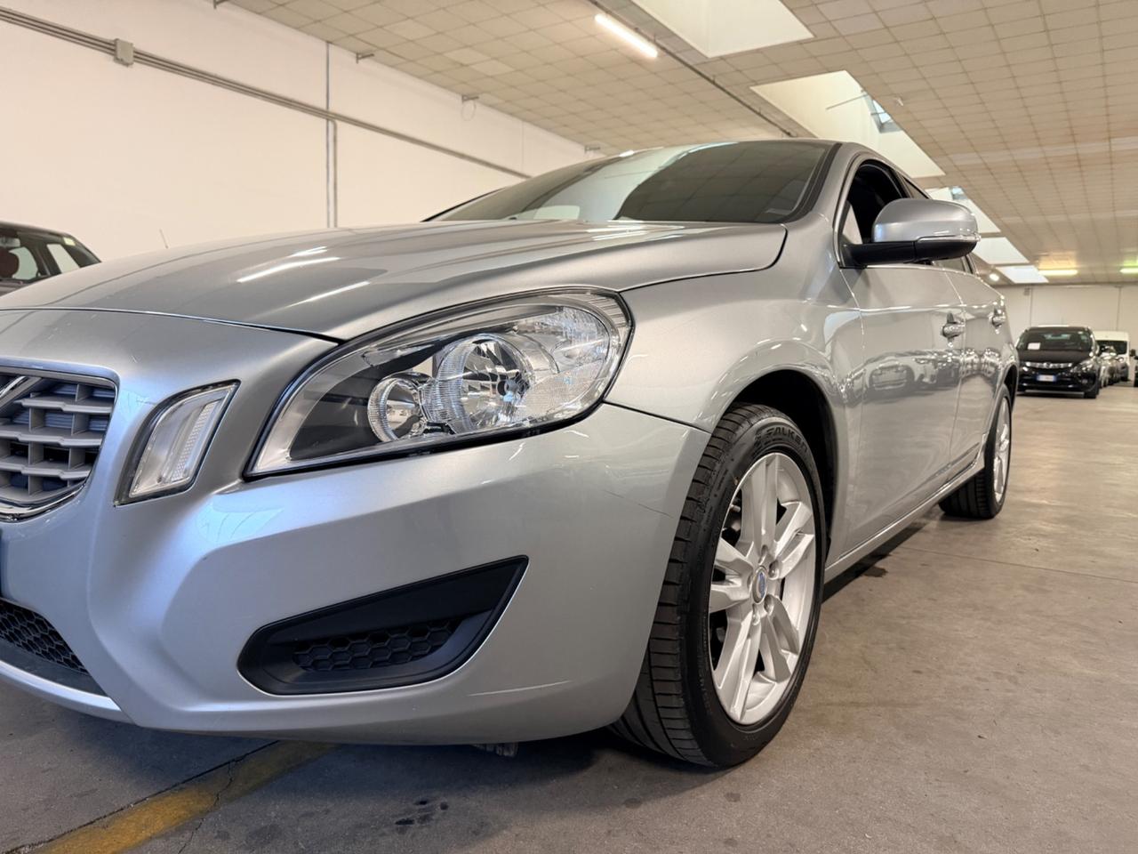 Volvo V60 DRIVe Powershift Momentum