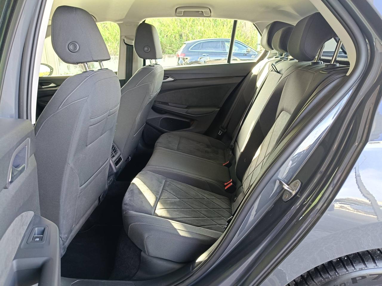 VOLKSWAGEN Golf VIII 2020 - Golf 2.0 tdi Style 150cv dsg