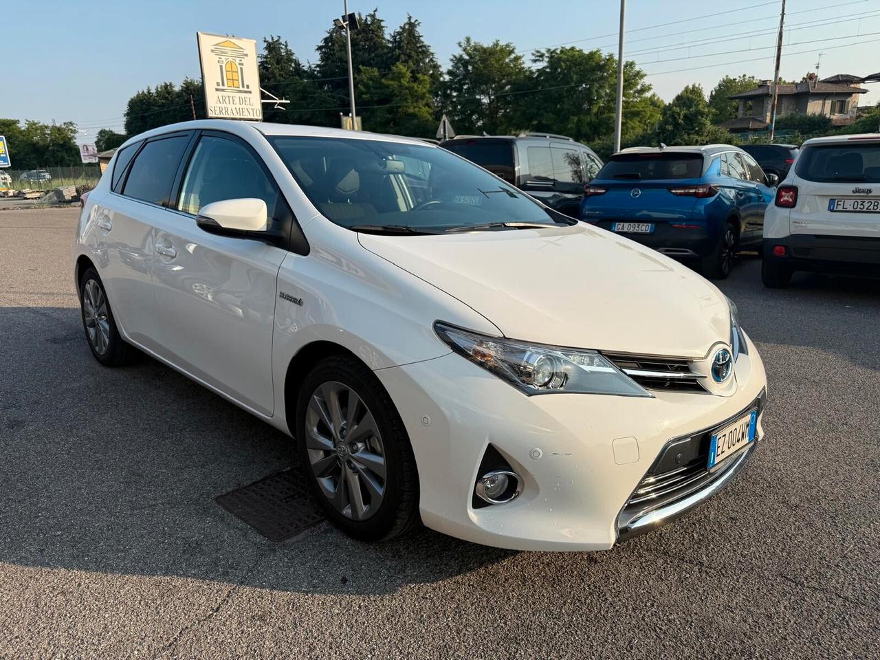 Toyota Auris 1.8 Hybrid Lounge