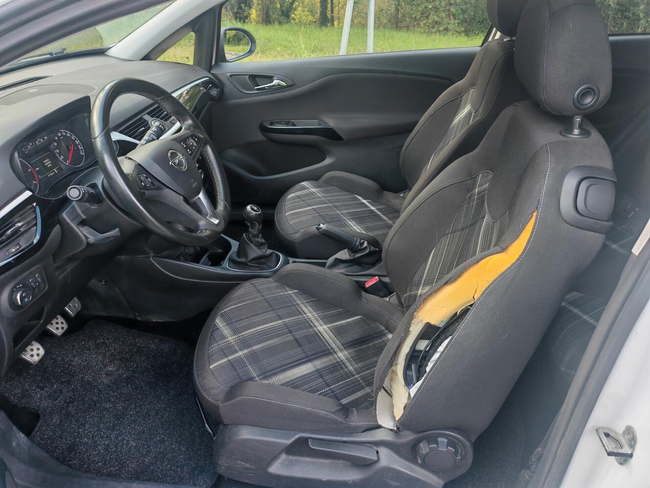 Opel Corsa 1.3 CDTi b-Color Incidentata