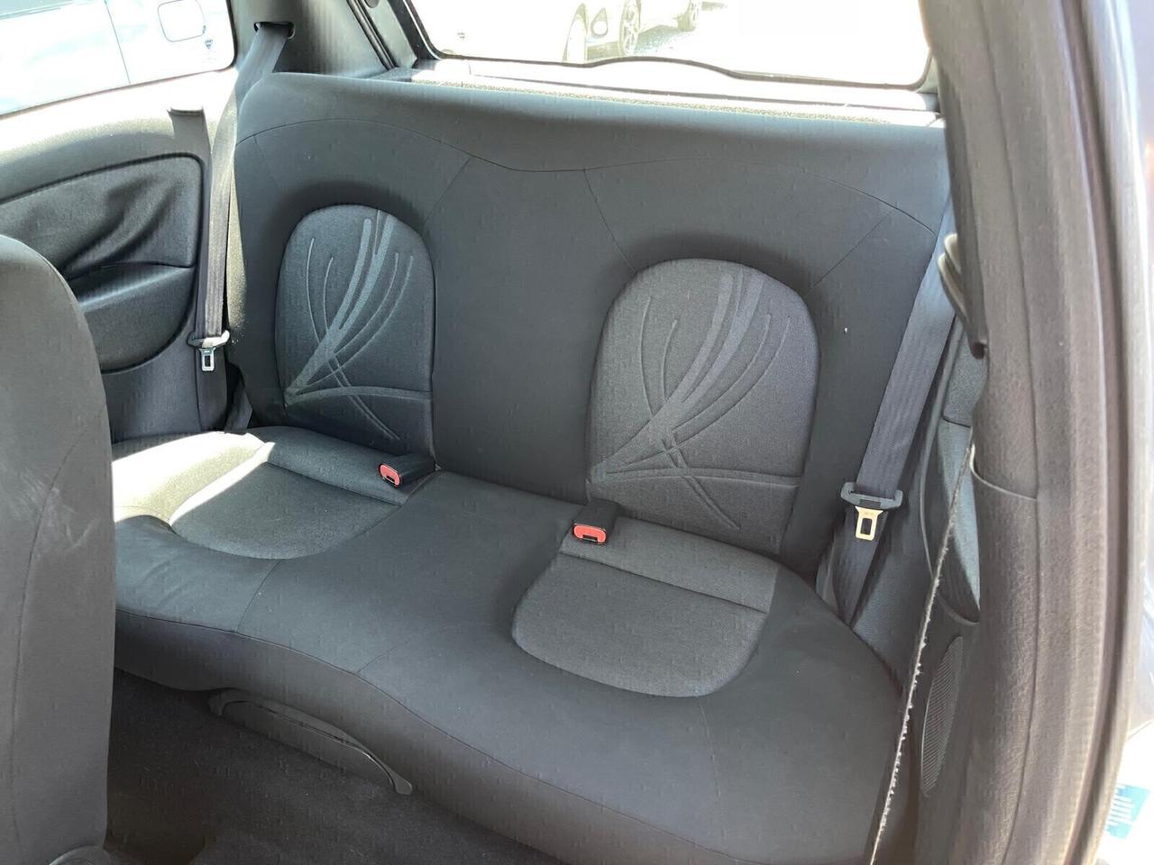 Lancia Ypsilon 1.3 MJT 75 CV Unyca