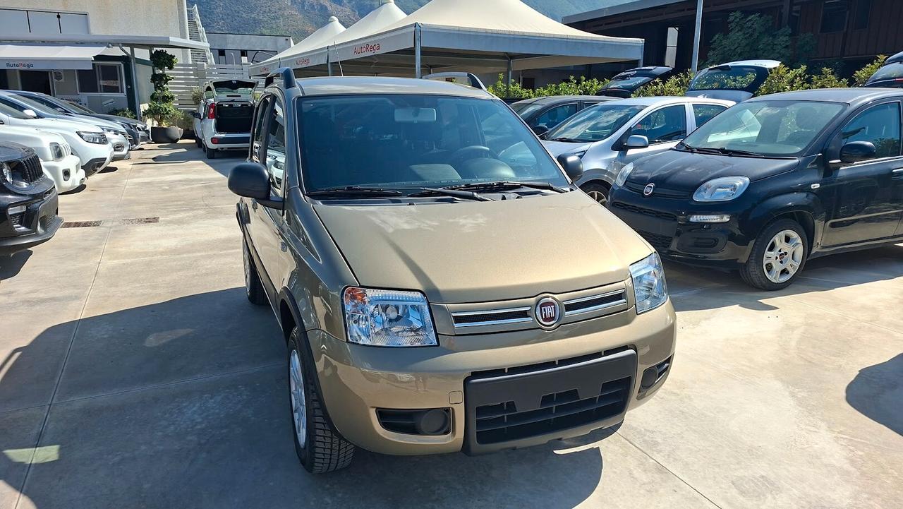 Fiat Panda 1.2 4x4 con gancio traino