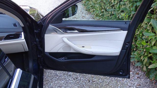 BMW 530 d xDrive 249CV Touring Luxury, Garanzia..