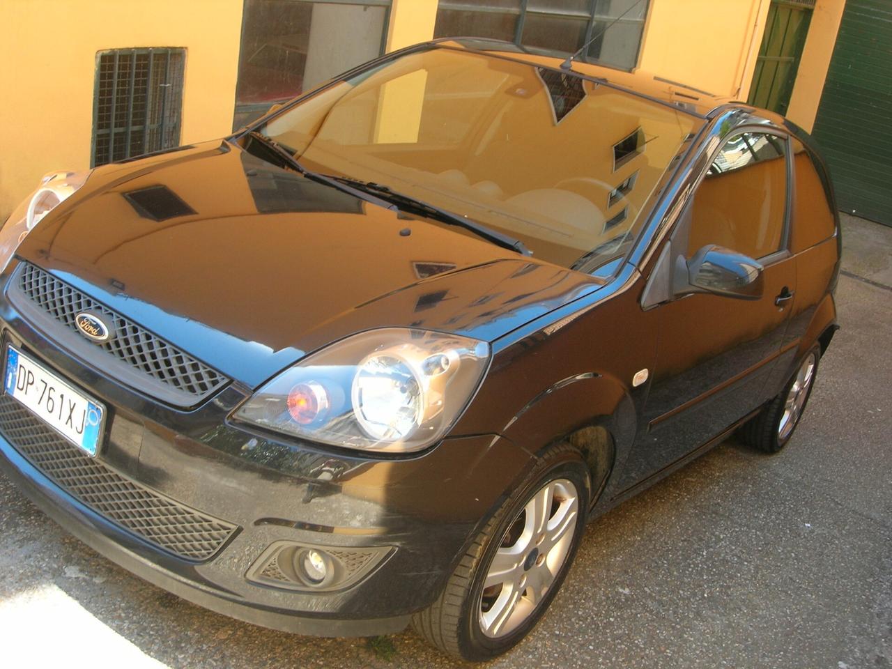 Ford Fiesta 1.2 16V 3p. Clever