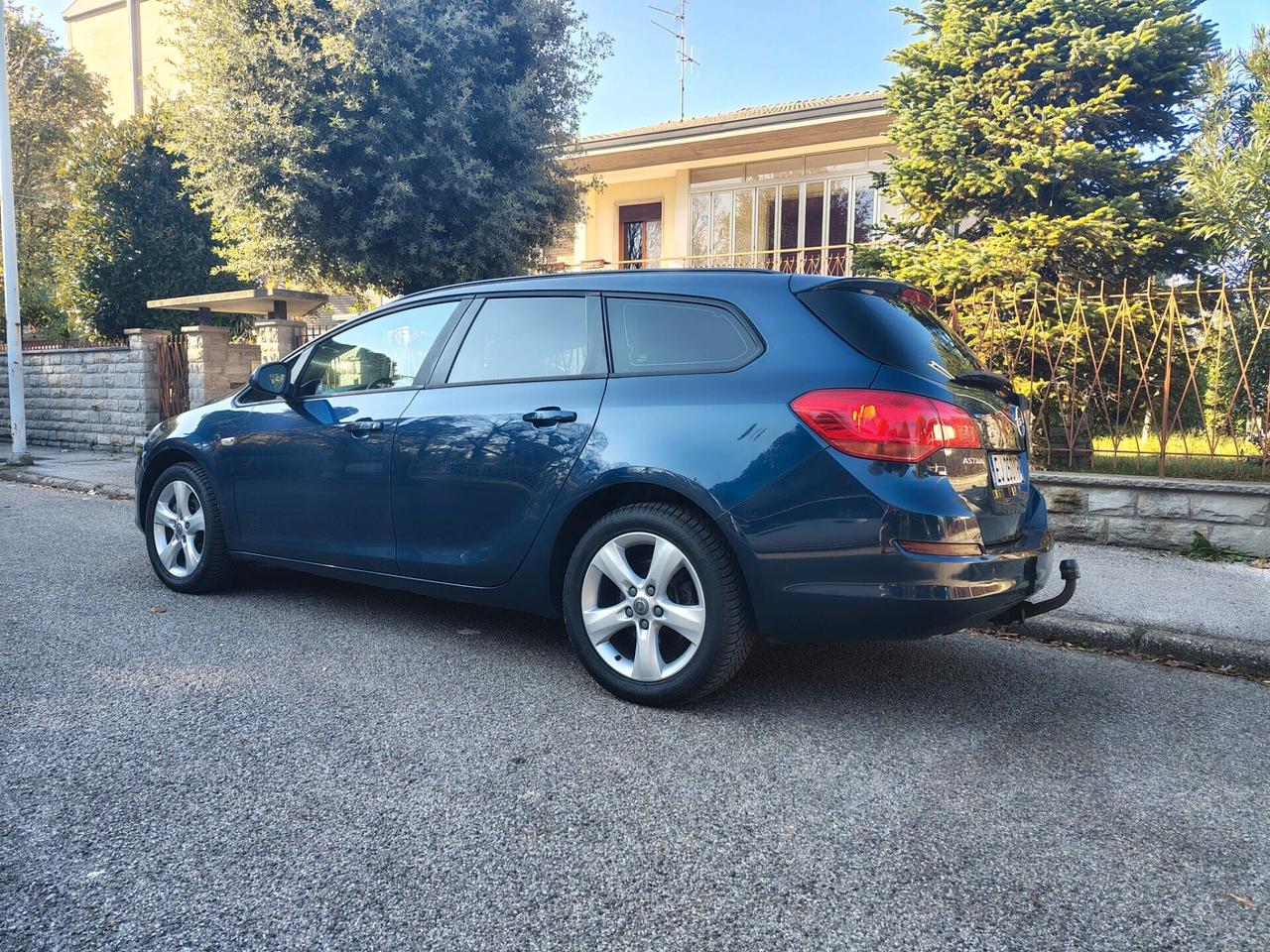 Opel Astra 1.7 CDTI 125CV Sports Tourer Cosmo