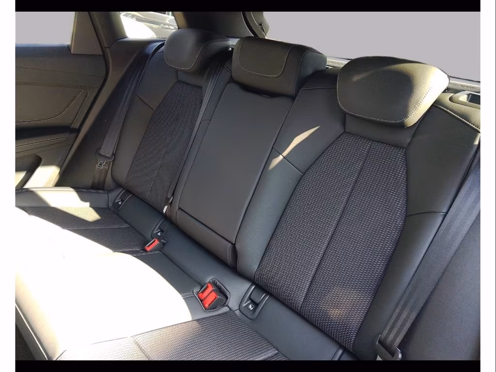 AUDI Q4 e-tron custom edition 204cv del 2026