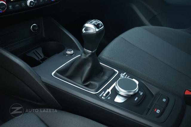 AUDI Q2 30 TFSI Business Advanced