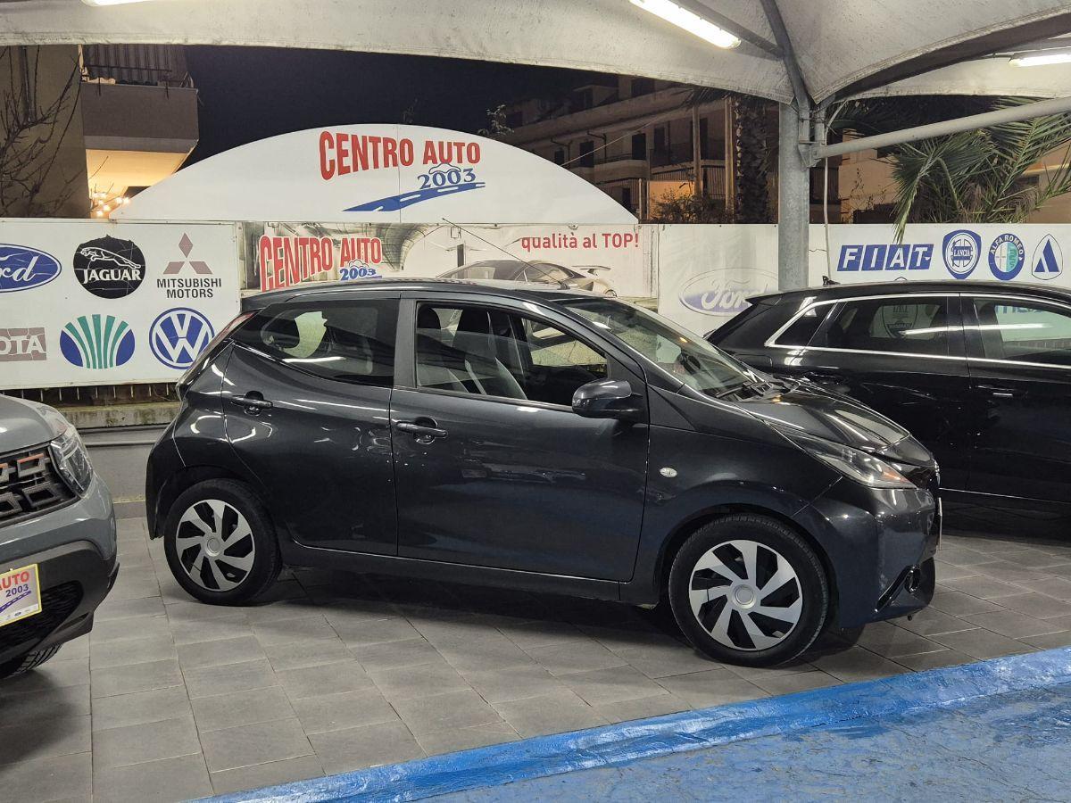 TOYOTA - Aygo - 1.0 VVT-i 69 CV 5 porte x-clusiv