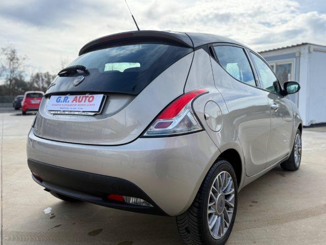 LANCIA Ypsilon 1.2 69 CV 5 porte Gold BICOLOR
