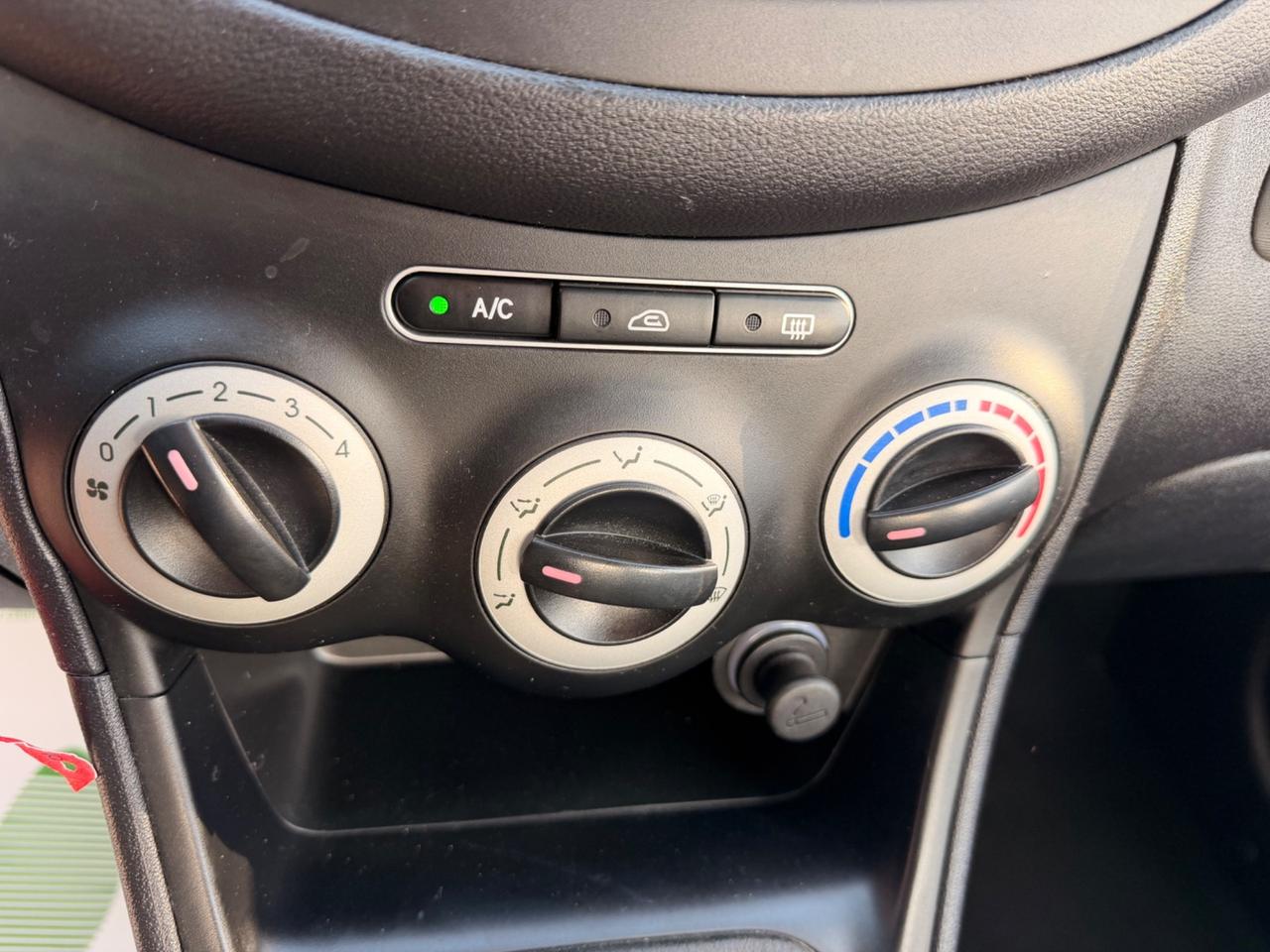 Hyundai i10 1.1 BlueDrive GPL Style BLOCK SHAFT