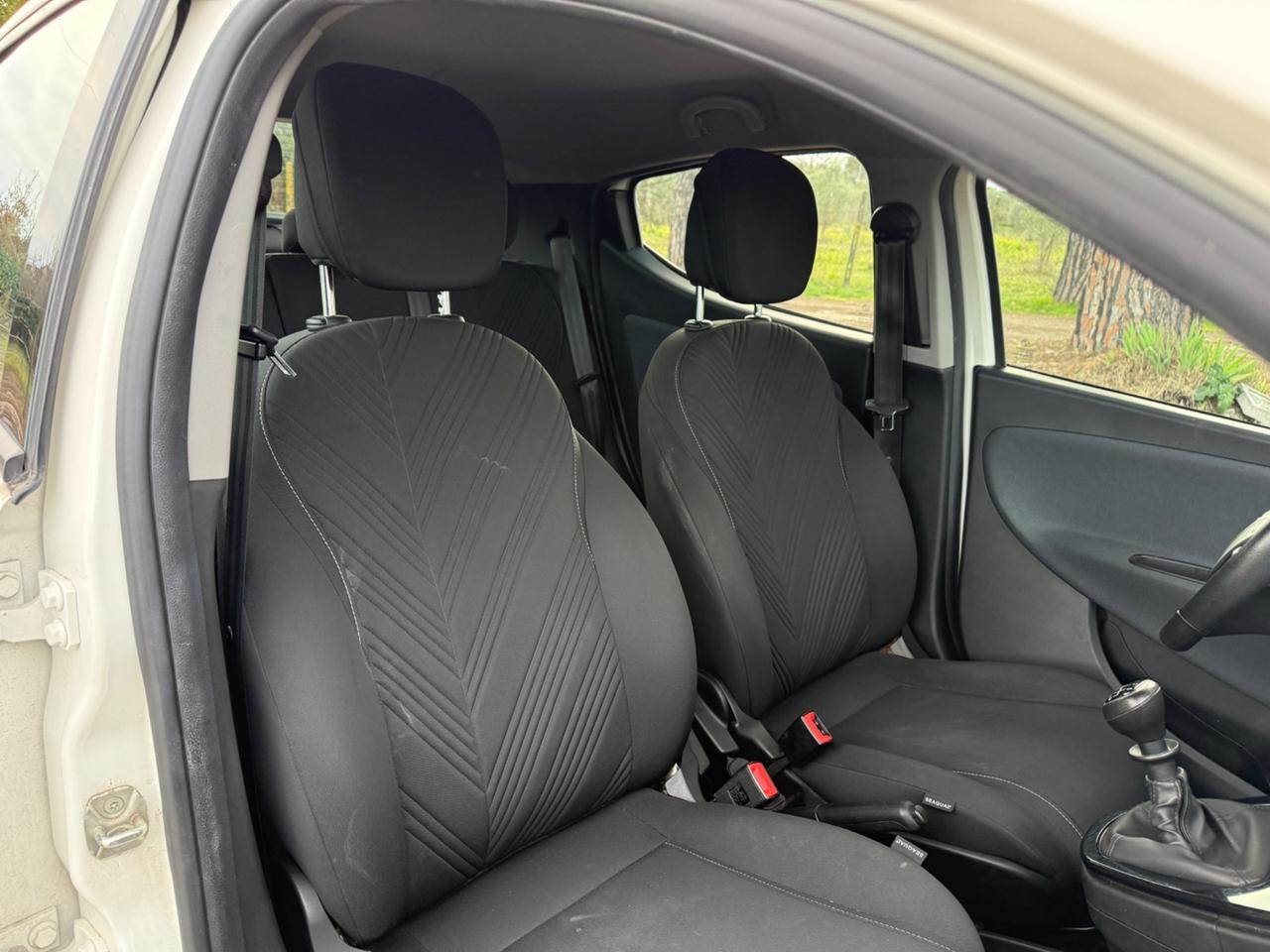 Lancia Ypsilon 1.0 FireFly 5 porte S&S Hybrid Ecochic Gold