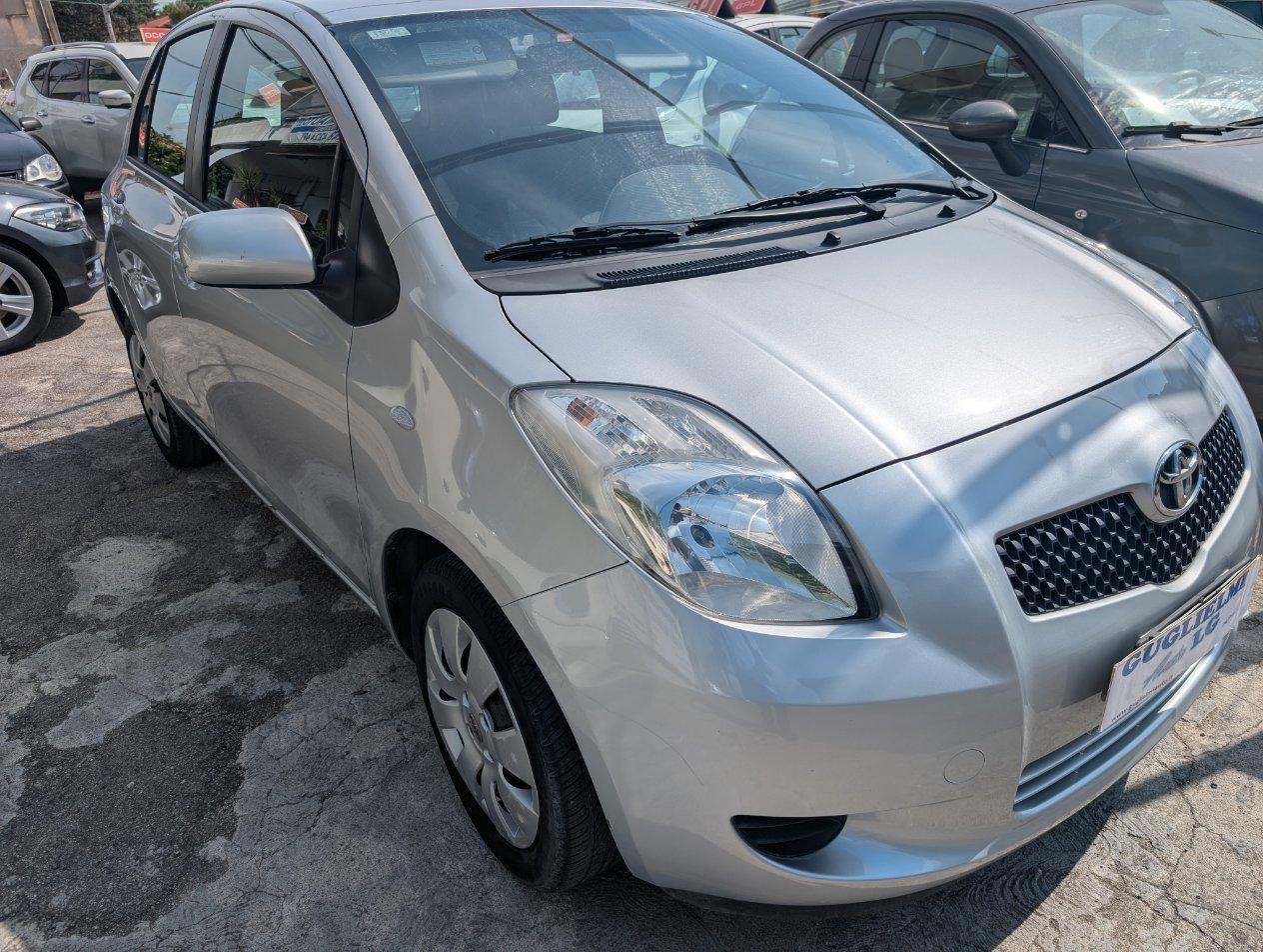 Toyota Yaris 5P 1.0 km 59.999 Neopatent. benzina Sol