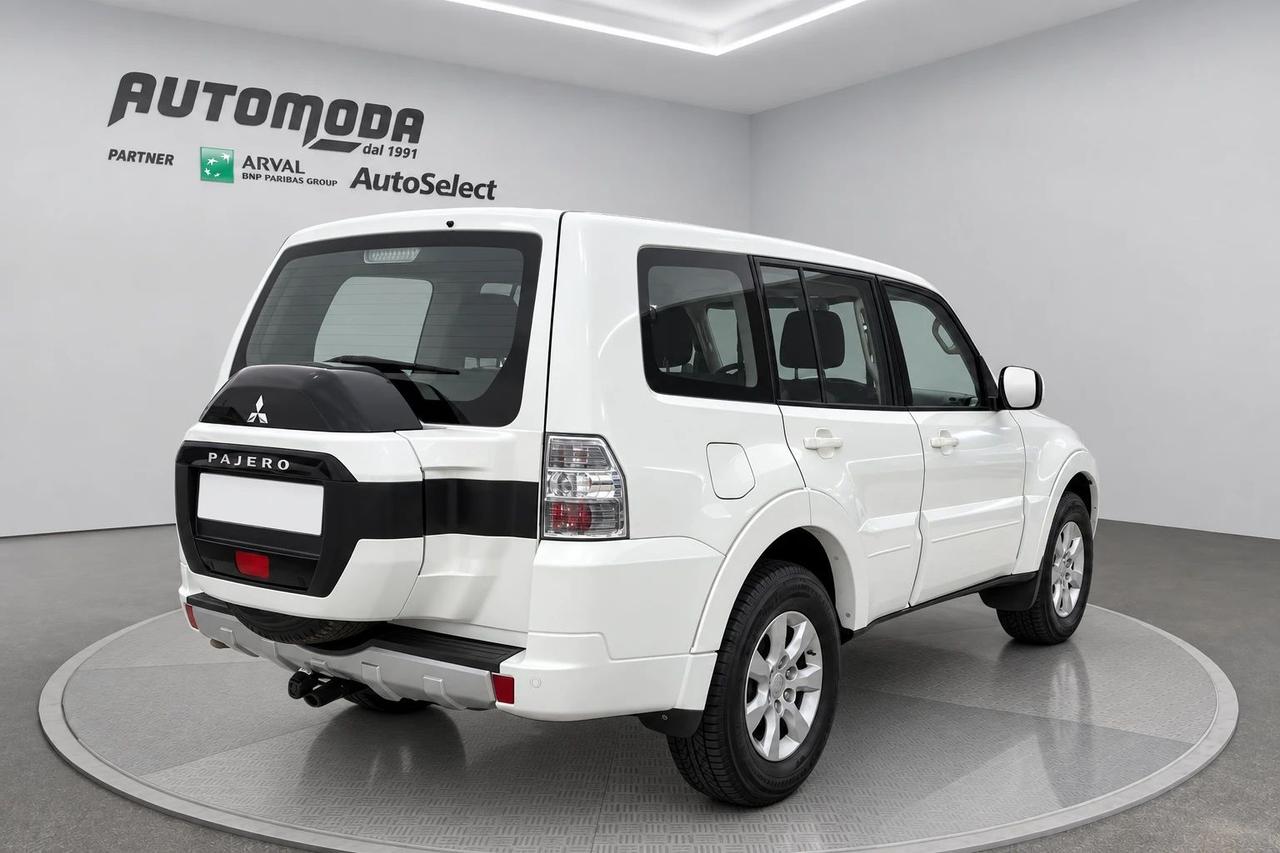 Mitsubishi Pajero 3.2 5p. 7 POSTI - GANCIO