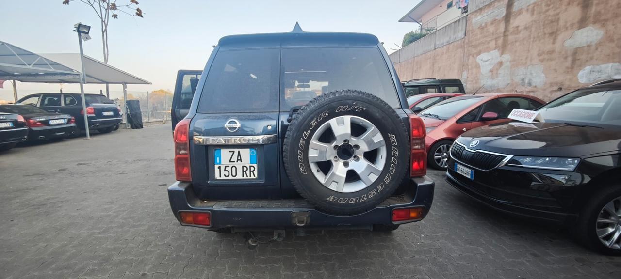 Nissan Patrol 3.0 TD Di 5 porte Luxury Wagon