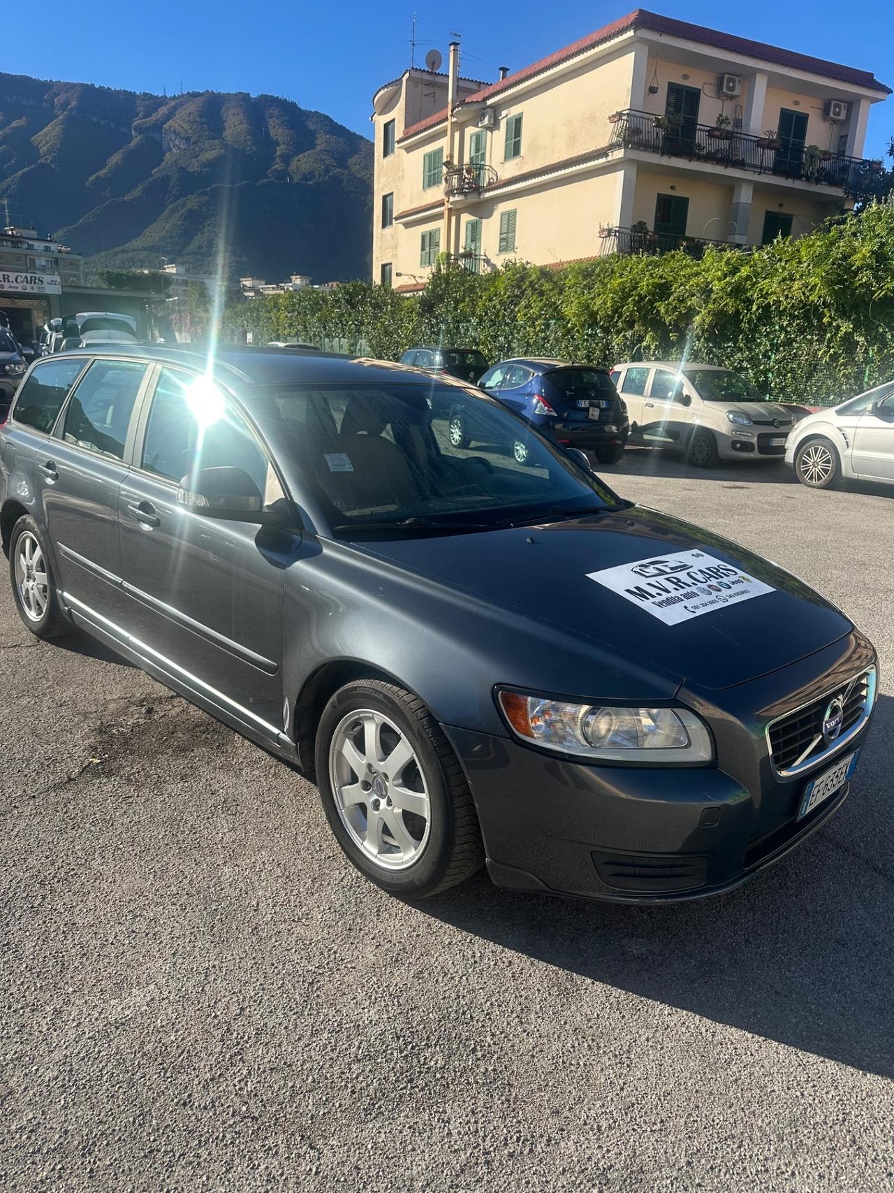 Volvo V50 D2 R-design