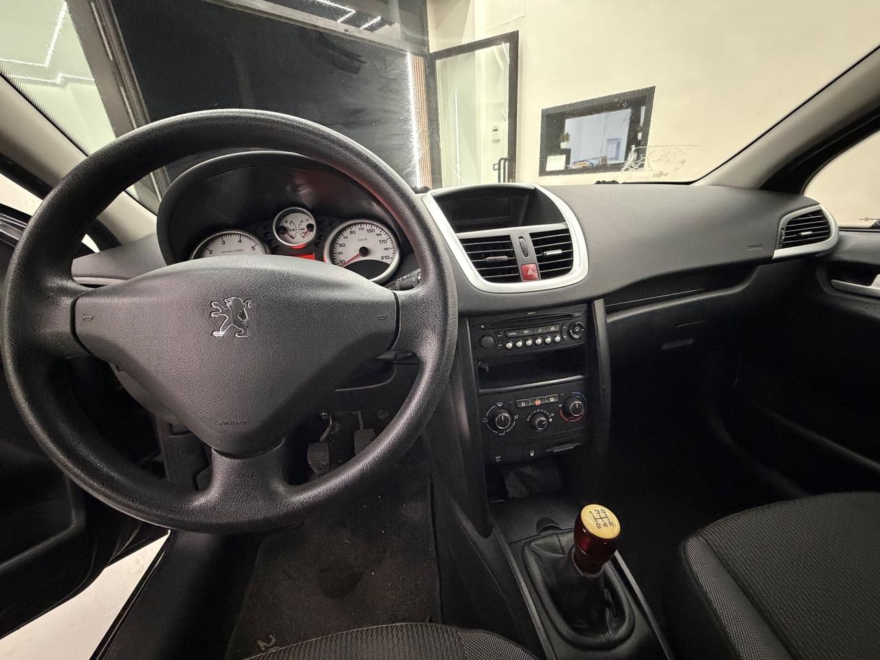 Peugeot 207 Plus 1.4 8V 75CV 5p. ECO GPL