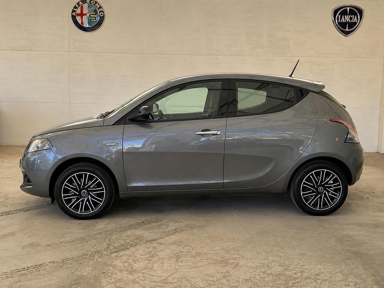 LANCIA Ypsilon III 2021 - Ypsilon 1.0 firefly hybrid Silver Plus s&s 70cv