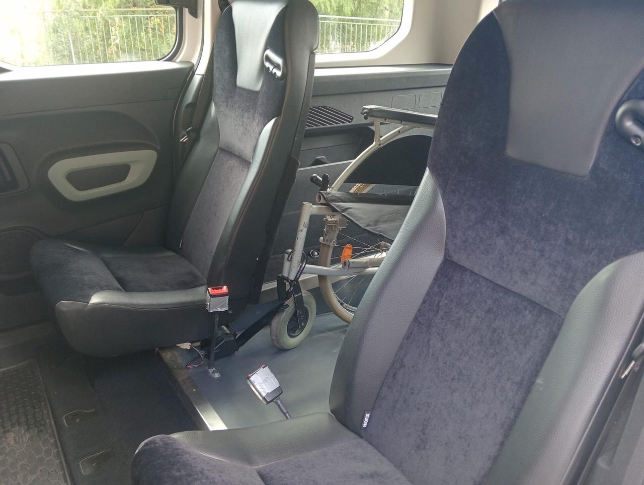 Citroen Berlingo Pianale ribassato con rampa disabili in carrozzina