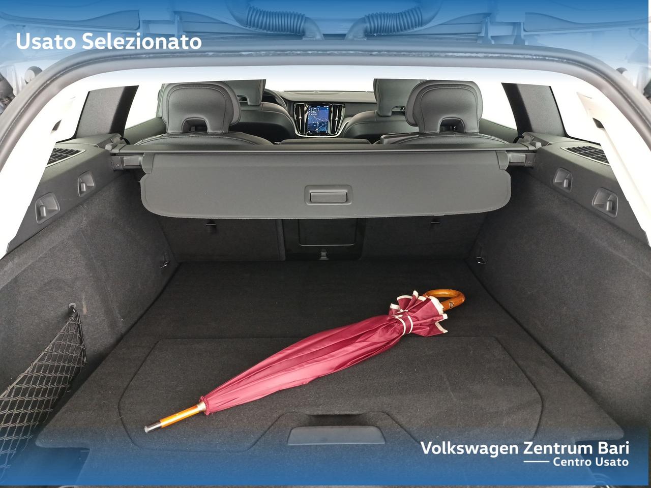 Volvo V60 2.0 b4 ultimate dark auto