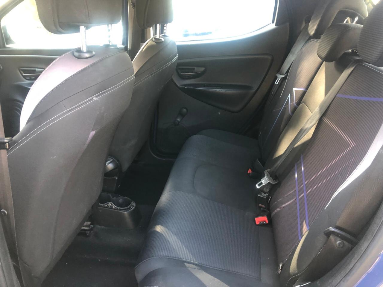 Lancia Ypsilon 1.2 69 CV 5 porte Unyca