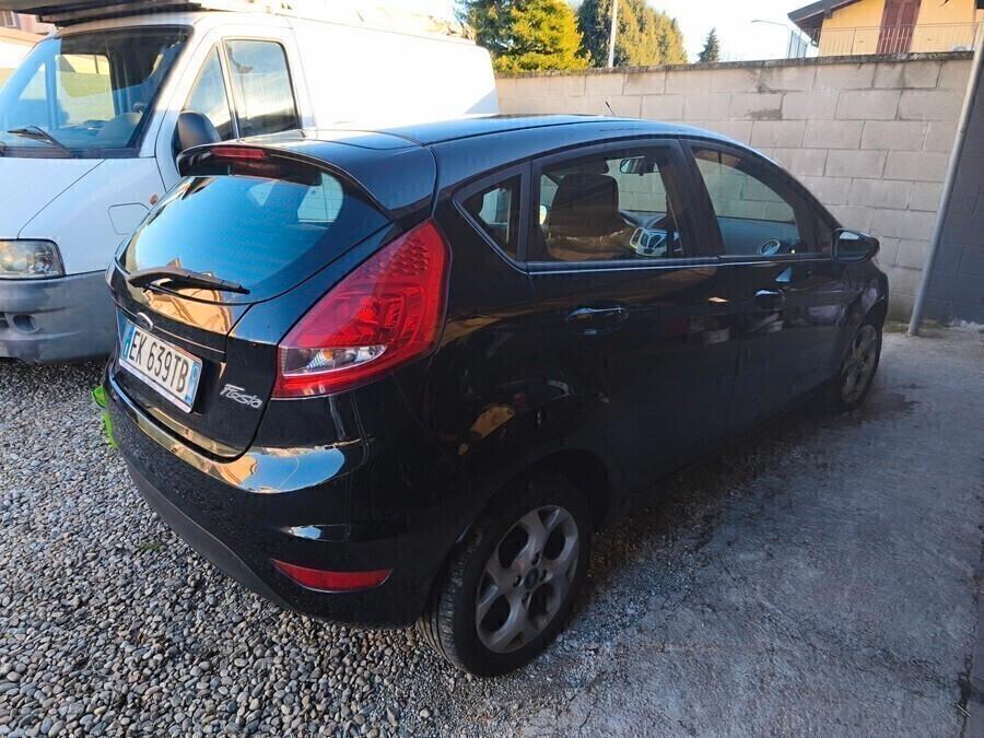 Ford Fiesta 1.4 TDCi 70CV 5 porte Titanium