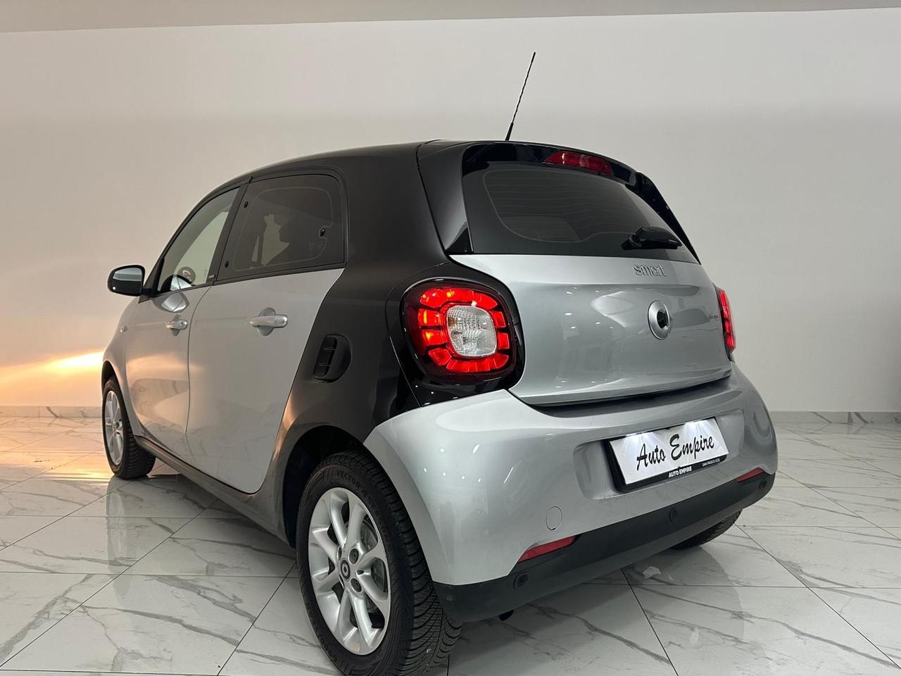 SMART FORFOUR PASSION NAVIGATORE/SENSORI/PACCHETTO LUCI